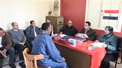 نائب محافظ الفيوم يعقد لقاءً لخدمة المواطنين بقرية الخالدية مركز أبشواى 