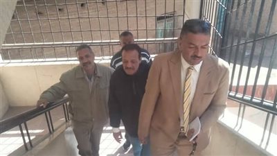 إحالة المتغيبين عن العمل بمدرسة ابتدائية بنجع حمادي للتحقيق 
