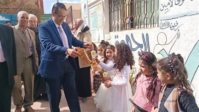 وكيل تعليم الغربية يتابع انتظام سير الدرسة بإدارة السنطة 