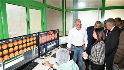 محافظ البحيرة تتفقد مجموعة شركات 