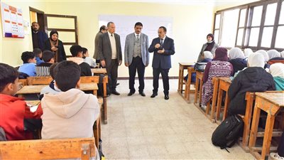 محافظ أسيوط يتفقد مجمع مدارس كوم أبو شيل بأبنوب 
