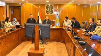 محافظ أسيوط يلتقي كيان الاتحاد الوطني الشبابي لاستعراض الرؤى والأفكار 