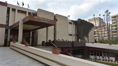 وزير التعليم العالي يهنئ جامعة المنصورة لحصول مركز الكلى على الاعتماد 