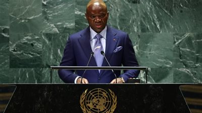 سيخوض الرئيس المؤقت لغابون نغويما الانتخابات الرئاسية في أبريل