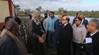  محافظ كفرالشيخ يلتقي أهالي قرى مطوبس خلال زيارة تفقدية لمشروعات «حياة كريمة»