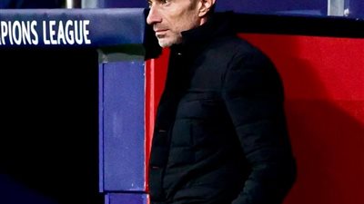 أرسنال يقرر بيع 3 مدافعين لشراء مهاجم جديد 