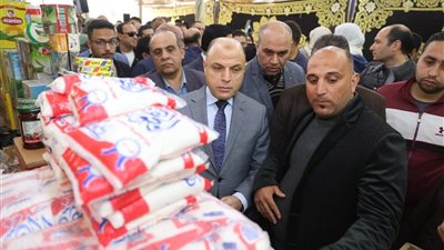 محافظ كفرالشيخ يتفقد معرض «أهلاً رمضان» بالرياض