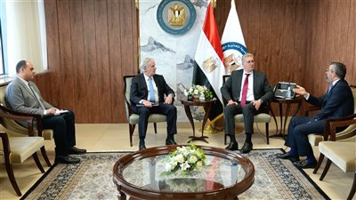 وزير البترول يبحث خطط 