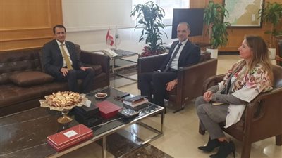 وزير الأشغال العامة اللبناني يبحث مع السفير القطري سبل التعاون المشترك