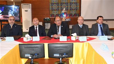 مجلس جامعة حلوان يوافق على حملة لدعم المجمع الطبي