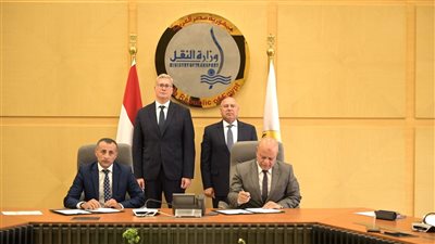 الوزير يشهد توقيع عقد منح التزام بناء وإعادة تسليم البنية الفوقية لمحطة تسهيلات بحرية بميناء الدخيلة