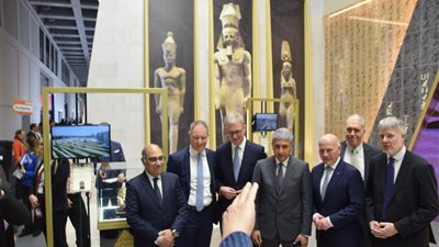  وزير السياحة والآثار يعقد لقاءات مهنية مع كبار منظمي الرحلات ووكالات السياحة والسفر وشركات الطيران الألمانية والدولية ببرلين