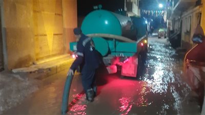 فرق الطوارئ تعمل 24 ساعة لكسح مياه الأمطار بالغربية