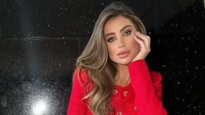 أنابيلا هلال تمزج بين الأناقة والاحتشام 