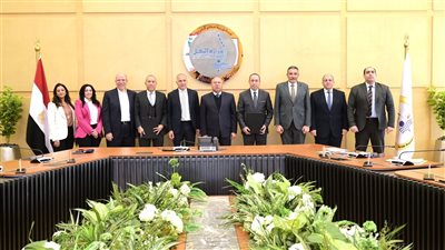 الوزير يشهد توقيع مذكرة تفاهم لانشاء منطقة صناعية لوجيستية متكاملة بميناء دمياط 