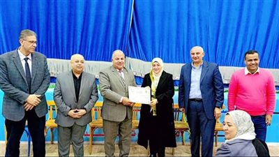 تكريم 40  من العاملات بتعليم الفيوم