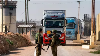 الاحتلال يواصل إغلاق معبري كرم أبو سالم وبيت حانون وسط تخوفات من مجاعة وشيكة