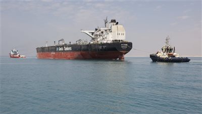 نجاح عملية قطر ناقلة بترول لقناة السويس بعد تعرضها لهجوم بالبحر الأحمر 