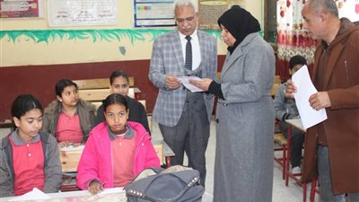 وكيل تعليم الإسماعيلية يتابع انتظام الدراسة بالمدارس 