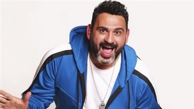 مفاجأة.. أكرم حسني يكشف عن أول أجر تقاضاه بحياته عن الكتابة والتمثيل