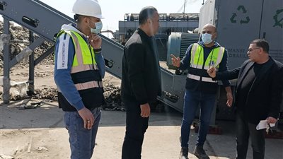 متابعة أعمال تطوير مصنع تدوير القمامة وموقف حوش عيسى الجديد