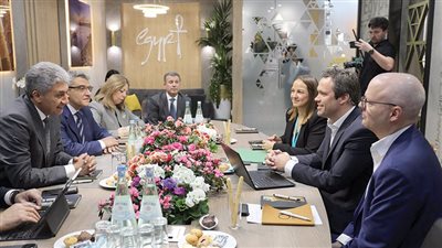 شريف فتحى: جهود كبيرة من الدولة لتطوير البنية التحتية السياحية