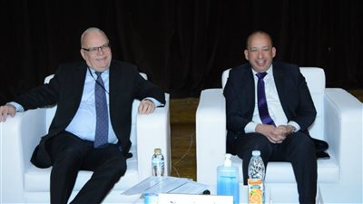 كلية طب قصر العيني تستقبل السفير السويدي 