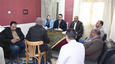 نائب المحافظ يعقد لقاءً لخدمة المواطنين بقرية العزب مركز الفيوم