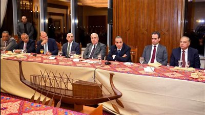 وزير الخارجية يلتقي مسئولي الهيئات الإعلامية الوطنية وكبار الصحفيين والإعلاميين 