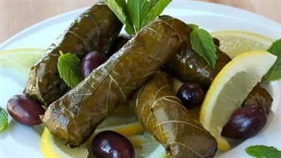 حضري محشي ورق العنب باللحم المفروم على الطريقة الشامية اللذيذة