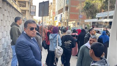 محافظ الدقهلية يوجه بتوفير أوتوبيسات نقل جماعي بالمنصورة