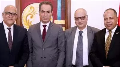 أسرة الشيخ محمد صديق المنشاوي تهدي إذاعة القرآن الكريم 25 حفلة لتلاوات نادرة