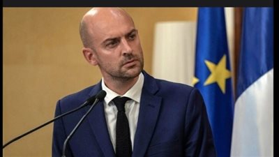 وزير الخارجية الفرنسي يؤكد رغبة بلاده في تهدئة العلاقات مع الجزائر