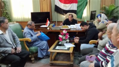 محافظ الجيزة يتابع استجابة رؤساء الأحياء لشكاوى المواطنين 