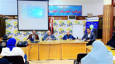تعليم الفيوم تنظم ورشة عمل للموجهين والأخصائيين والاجتماعيين حول “القيادة والإبداع الإداري”