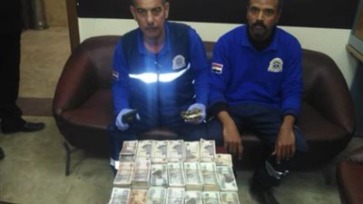 إصابة مسن بعيار و4 في انقلاب سيارتين وتسليم 227 ألف لصاحبها بقــنا 