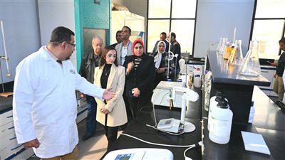 محافظ البحيرة تتفقد المجموعة الإستثمارية لتصنيع البذور بأبو المطامير