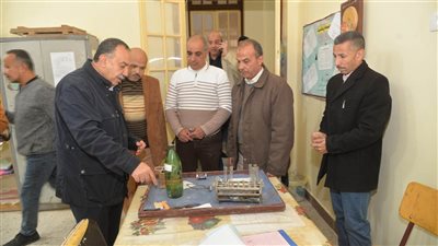 محافظ أسيوط يحيل لجنة فحص المواد الكيميائية للتحقيق ويوجه بحصر الأحماض بالمعامل