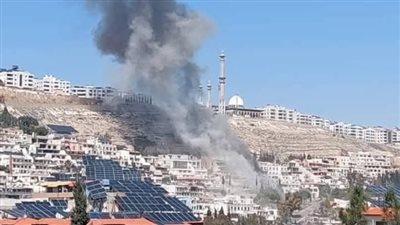 إسرائيل تقصف دمشق مجددًا.. انفجارات عنيفة في مشروع دمر