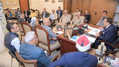 سكرتير مساعد سوهاج يعقد إجتماعا لمناقشة الإستعداد للاحتفال بالعيد القومي للمحافظة