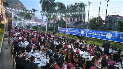 رئيس جامعة القاهرة يشارك في حفل الإفطار الجماعي لأسرة طلاب من أجل مصر