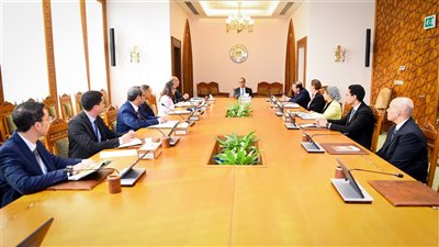 وزير الخارجية يجتمع بقطاع الأمريكتين بالوزارة