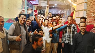 أهالى كفر الشوبك بالقليوبية ينظمون أكبر مائدة إفطار جماعى بطول 3 كيلو