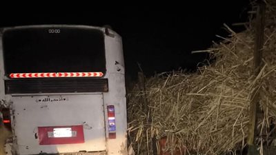 مصرع وإصابة 24 شخص حصيلة تصادم أتوبيس بجرار زراعى في دشنا 