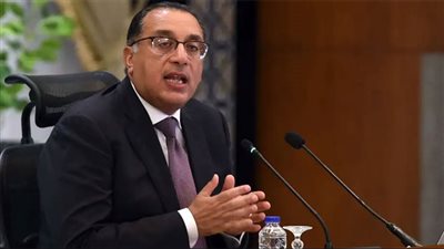 رئيس الوزراء يبدأ جولة تفقدية بعدد من المشروعات التنموية والسكنية بالعاشر