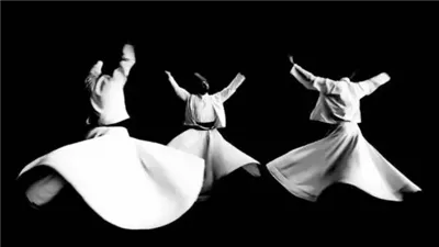 مؤسس فرقة الحضرة: الإنشاد الديني قوة ناعمة تأثر في النفوس (فيديو)