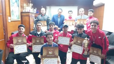وكيل تعليم الغرببة يكرم فريق الجيل المسلم لكرة القدم والشطرنج