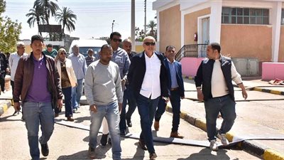 محافظ الأقصر يتفقد مسارات تنفيذ مشروع ازدواج خط طرد الحبيل