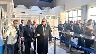 مناع  يتفقد الإجراءات الأمنية والصحية والبيئية بمطار أسيوط الدولى 