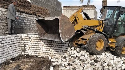 إزالة فورية للتعديات بالبناء المخالف بمركز إطسا في الفيوم 